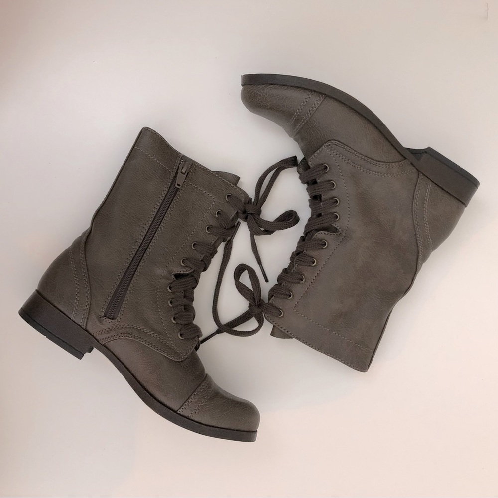 SO Zip up Combat Boots 6M